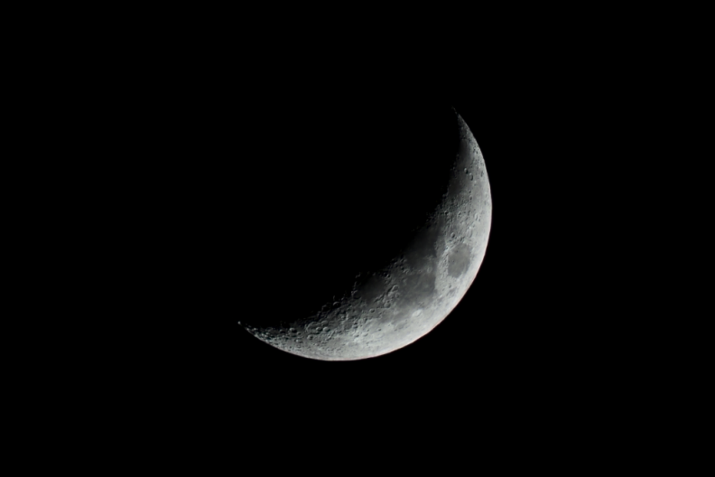 Waxing crescent Moon of Dec 26th 2014.png